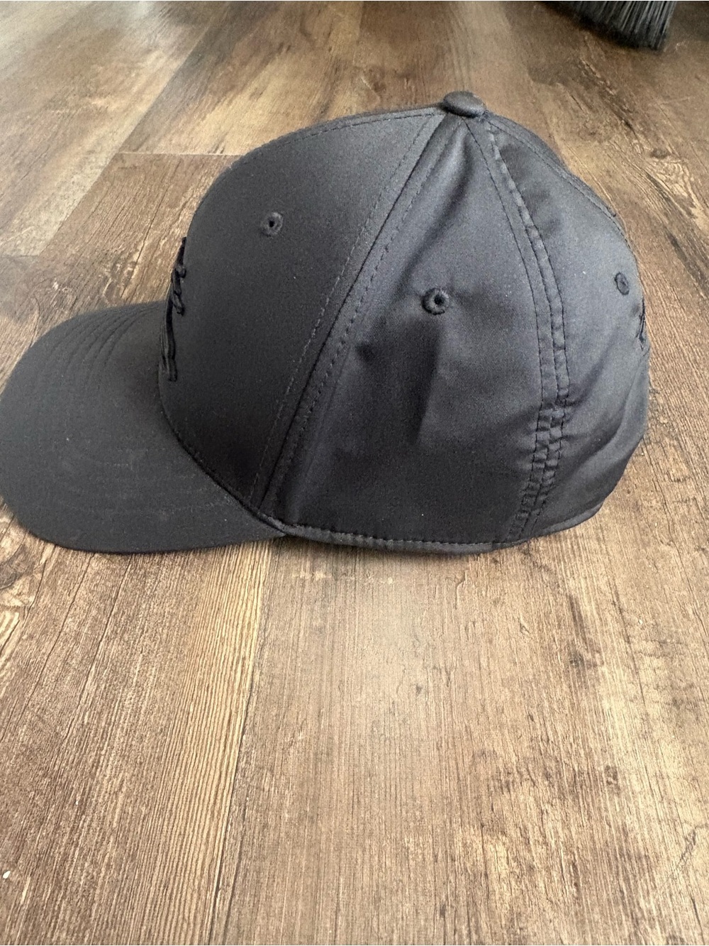Men's Tour Exclusive Counts Performance Golf Hat - Picture 2 of 5